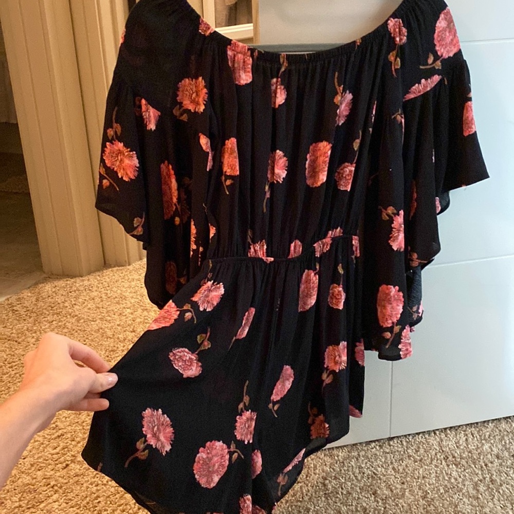 Floral romper. Small